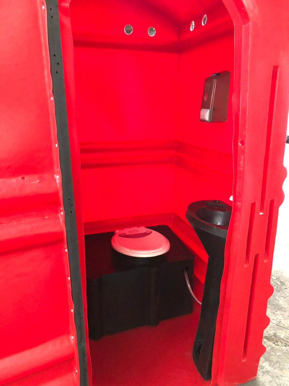 Baño químico con lavamanos — imagen 2